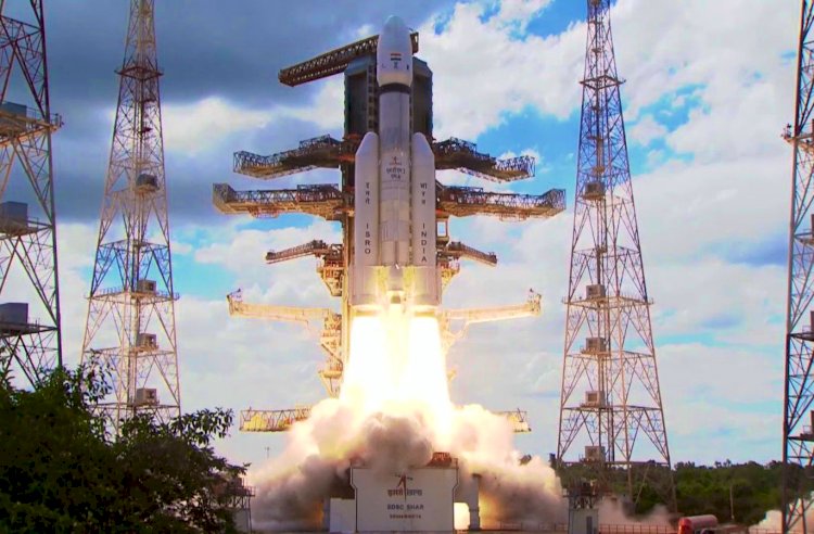 Chandrayaan-3 Launch LIVE : चंद्रयान-3 की सक्सेसफुल लॉन्चिंग,आसमान को चीरते हुए चांद की ओर बढ़ा चंद्रयान,जानिए चंद्रयान-3 से हमें और दुनिया को क्या मिलेगा?