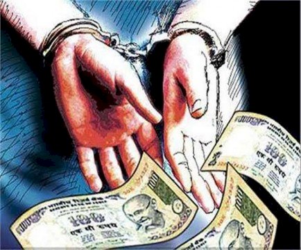 CG NEWS : रिश्वत मांगते हुए पटवारी का वीडियो वायरल, कई दिनों से ग्रामीण था परेशान