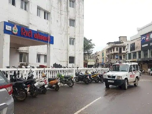 CG NEWS : बाप बड़ा न भैय्या सबसे बड़ा रुपय्या, राजधानी में इस बड़े कारोबारी ने पैसों के लिए अपने ही भाई से की धोखेबाजी, 1 करोड़ की हेराफेरी, फर्जी हस्ताक्षर कर शेयर होल्डर पोजिशन से हटाया.....