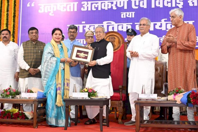 विधानसभा में ‘उत्कृष्टता अलंकरण एवं विदाई समारोह’ रंजना साहू व संगीता सिन्हा को मिला जागरूक विधायक सम्मान...