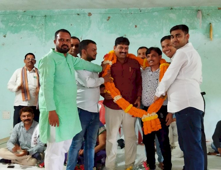 अघरिया समाज के नवनिर्वाचित पदाधिकारियों को मुख्य अतिथि ने दिलवाई शपथ पढ़ें पूरी खबर