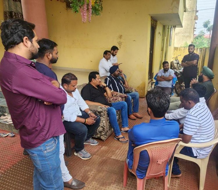 पत्रकार हसन राजा के निवास पहुंचे कांग्रेस के वरिष्ठ नेतागण...