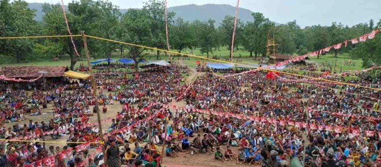 CG Assembly Election से पहले नक्सलियों की बड़ी सभा : यहां मनाया शहीदी सप्ताह, कार्यक्रम में 5 हजार से अधिक ग्रामीण हुए शामिल ....