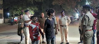 CG में दिनदहाड़े चाकू बाजी की घटना..नशे के लिए पैसों की मांग...नहीं देने पर युवकों को मारा चाकू...मच हडकंप..फिर जो हुआ..