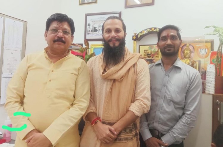 मुम्बई ठाणे में महिला उधमी मेले को लेकर अल्पसंख्यक राष्ट्रीय उपाध्यक्ष एस एम अकरम से मुलाकात की...
