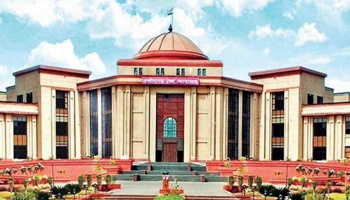 CG Big ब्रेकिंग : सहायक शिक्षकों की भर्ती में अभ्यर्थियों की काउंसिलिंग व अंतिम चयन सूची जारी करने पर हाईकोर्ट ने लगाई रोक, जानिए वजह .....