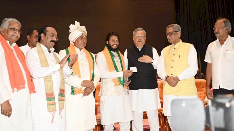 CG POLITICAL NEWS : सतनामी समाज के धर्मगुरु बालदास साहेब व खुशवंत साहेब भाजपा में हुए शामिल, रमन सिंह ने पहनाया गमछा, खुशवंत दास ने इस विधानसभा से पेश की टिकट की दावेदारी....