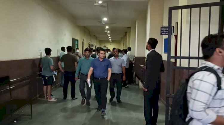 CG ब्रेकिंग : रायपुर कोर्ट ने ASI समेत 4 आरोपियों को 6 दिन के रिमांड पर भेजा, 29 अगस्त को फिर लाए जाएंगे कोर्ट...