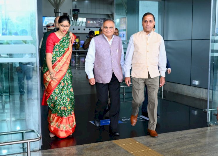 CG News: रायपुर पहुंची निर्वाचन आयोग की टीम, चुनाव की तैयारियों की करेगी समीक्षा.....