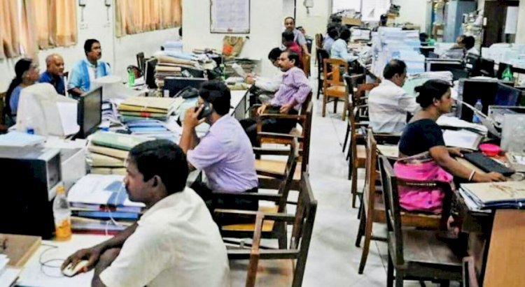 Employees Retirement Age : कर्मचारियों के लिए CM की घोषणा, रिटायरमेंट आयु में 4 वर्ष की वृद्धि, 61 से बढ़कर हुए 65 वर्ष, मिलेगी वित्तीय सहायता….