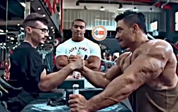 Bodybuilder Viral News: पतले आदमी को हल्के में ले रहा था बॉडी बिल्डर, लेकिन हुआ कुछ ऐसा, एक ही झटके में घमंड हो गया चुरचुर- देखें विडियो...
