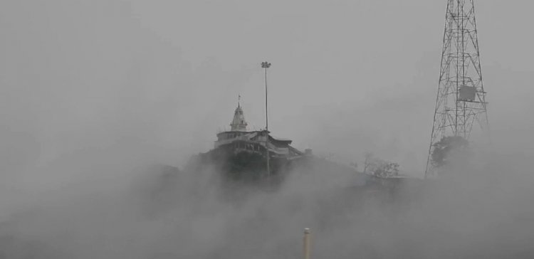 CG अद्भुत नजारा VIDEO: मां बम्लेश्वरी के दरबार में हिल स्टेशन के जैसा अद्भुत नजारा...ऐसा बेहद मनमोहक VIDEO पहले नहीं देखा होगा...देखें VIDEO.....