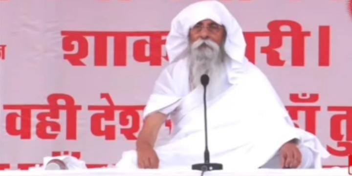 लिख समझ नहीं पाते हो और जो लिख कर के गए उसे मानते नहीं हो...