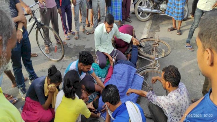 CG ACCIDENT ब्रेकिंग : तेज रफ्तार वाहन ने किसान को मारी ठोकर, मौके पर मौत, आक्रोशित ग्रामीणों ने किया चक्काजाम......