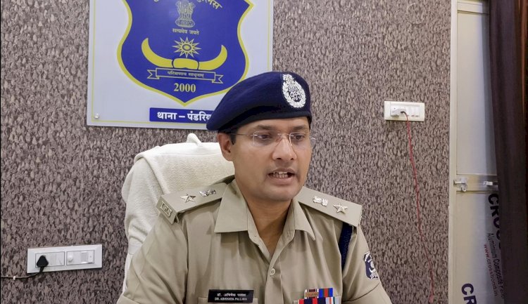 पुलिस अधीक्षक डॉ अभिषेक पल्लव पुलिस टीम के साथ नगर भ्रमण कर निकाला फ्लैग मार्च घुमंतू व्यक्तियों पर की चलानी कार्यवाही। S P की मौजूदगी में कार्यवाही देखें वीडियो....