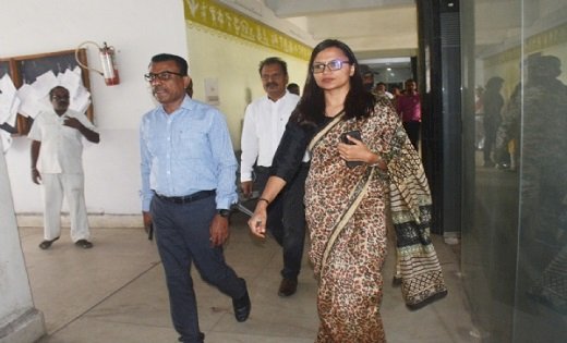 CG के इस जिले में 300 से भी अधिक शिक्षकों का वेतन काटने के निर्देश, कलेक्टर ऋचा प्रकाश चौधरी ने नाराज होकर इस वजह से लिया फैसला....