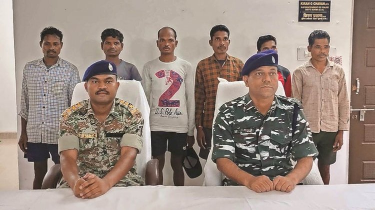 CG Naxalite surrendered : एक लाख के इनामी समेत छह नक्सलियों ने किया आत्मसमर्पण......