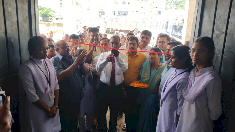 बरमकेला में निशुल्क नेत्र शिविर का आयोजन बतौर मुख्य अतिथि रतन शर्मा ने फीता काटकर किया शुभारम्भ 2 सौ से अधिक मरीजों ने कराया जाँच सेवा कार्य एवं रतन शर्मा एक दूसरे के पर्याय पढ़े पूरी खबर