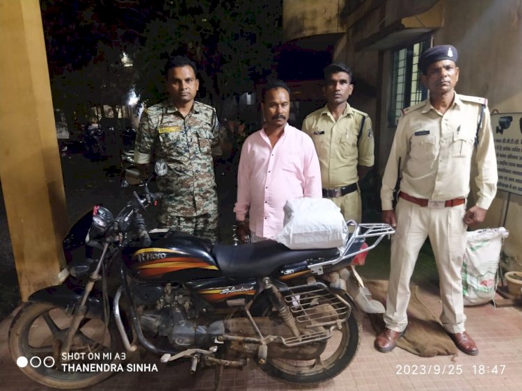 गांजा तस्करी पर बस्तर पुलिस की कार्यवाही... आमागुडा चैक पर अवैध रूप से गांजा तस्करी करते पकड़ा गया आरोपी... आरोपी से 11.200 किलोग्राम अवैध गांजा एवं मोटर सायकल बरामद...