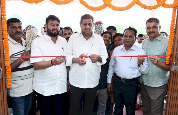 परिवहन मंत्री ने किया ज़िला परिवहन के नवनिर्मित भवन का लोकार्पण ...वाहनों के फिटनेस सर्टिफिकेट एवं लाइसेंस जारी करने की प्रक्रिया को ओर पारदर्शी बनाया : मंत्री श्री अकबर...ड्राइविंग टेस्ट लेकर ही लाइसेंस जारी करें