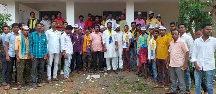 भाजपा पूर्व उपसरपंच लखमा मण्डावी एवं वर्तमान वार्ड पंच लखमा मरकाम अपने सैकड़ो साथियों के साथ प्रवेश किये आम आदमी पार्टी  बस्तर जिलाध्यक्ष नरेन्द्र भवानी ने कराया पार्टी प्रवेश - सोनाधर नाग/सुकलो मरकाम