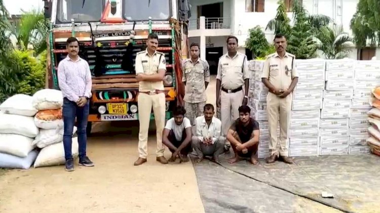 CG विधानसभा चुनाव से पहले में लाखों की शराब जब्त : शातिर तरीके से हो रही थी तस्करी, तीन नशे के सौदागर गिरफ्तार, शराब तस्करी का तरीका जान आप भी हो जाएंगे हैरान....