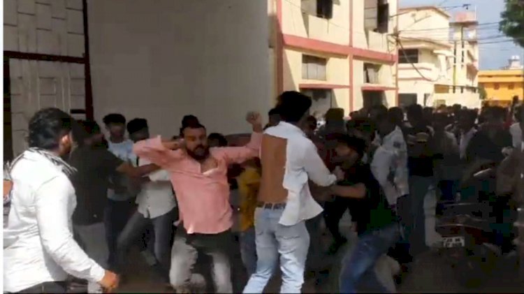 CG -दुर्गा कॉलेज में मारपीट : राजधानी के दुर्गा कॉलेज में NSUI और ABVP नेताओं के बीच मारपीट, जमकर चले लात-घूंसे, जानिए वजह.....