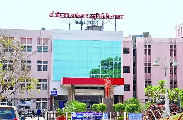 CG के सबसे बड़े अस्पताल मेकाहारा में बढ़ा बदमाशों का आतंक, दिनदहाड़े अस्पताल में घुसकर की ये हरकत....