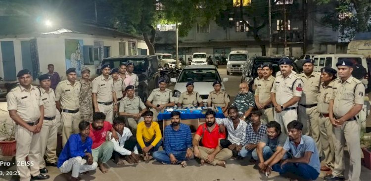 CG भाजपा नेता के हत्याकांड में बड़ा खुलासा : सगे भाइयों ने किया था मौत का सौदा, मारपीट कर घर खाली कराने बड़े भाई की दी थी सुपारी, दो सगे भाईयों सहित रायपुर के 8 आरोपी गिरफ्तार....