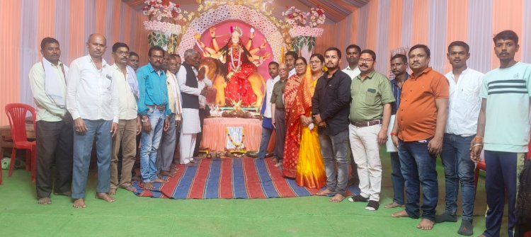 शारदीय नवरात्र-मां के जयकारों से गूंज उठा दरबार,मंदिरों में माता के दर्शन के लिये जुटी श्रद्धालुओं की भीड़ आस्था के 1101 मनोकामना ज्योति प्रज्वलित…