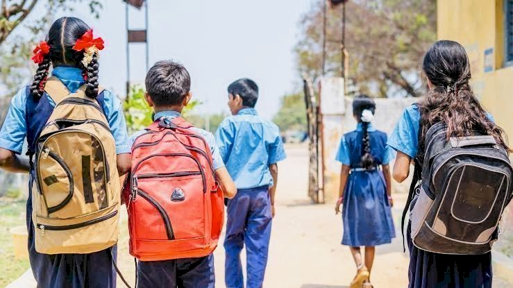 School Holiday : दशहरा की छुट्टियां घोषित, इन स्कूलों में रहेगा 10 दिन का अवकाश, सरकारी स्कूल में इतने दिन की छुट्टियां…