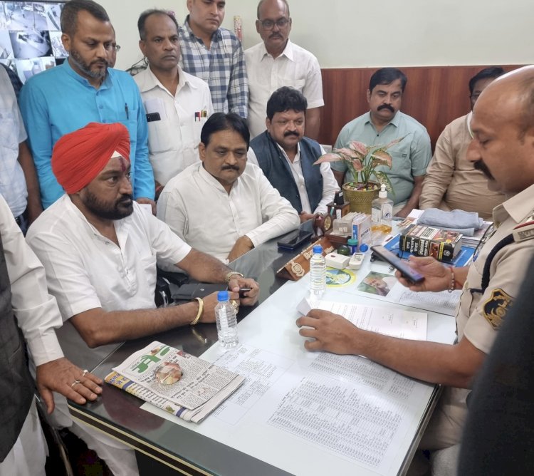 CG ब्रेकिंग : प्रदेश कांग्रेस प्रभारी कुमारी शैलजा के नाम से फर्जी सर्वे रिपोर्ट वायरल,कांग्रेस ने भाजपा नेताओं पर लगाया आरोप…जाने मामला…