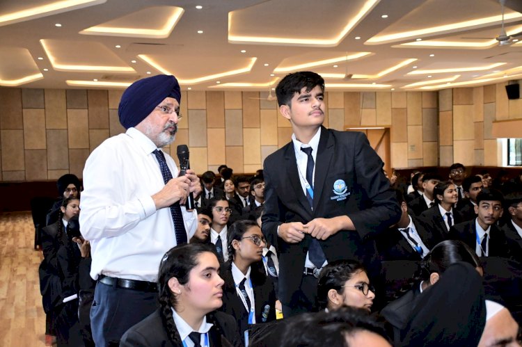 CG:सुप्रसिद्ध शिक्षाविद् व लेखक डॉ. गुरमीत सिंह ग्रेवाल द्वारा बेमेतरा एकेडमिक वर्ल्ड स्कूल के छात्र-छात्राओं को परीक्षा एवं प्रतियोगी परीक्षा की तैयारी हेतु दिए गए महत्वपूर्ण टिप्स एवं अनमोल मार्गदर्शन