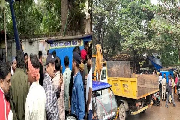 CG में बुलडोजर की एंट्री : राजधानी से लेकर बिलासपुर तक शुरू हुई निगम की कार्रवाई, बुलडोजर से हटाई जा रही दुकानें....