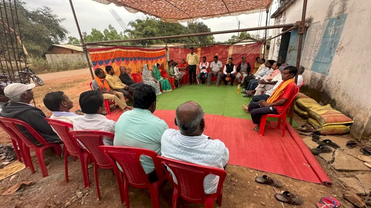 विगत दिनों ग्राम छोटे देवड़ा (बकावंड) में बस्तर जिला के जिला साहू समाज का वृहत बैठक आयोजित किया गया...