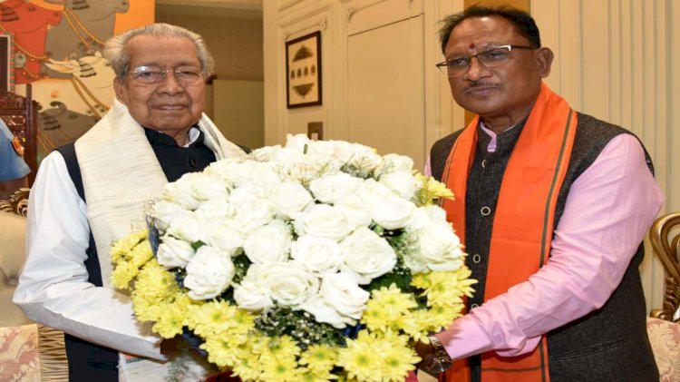 Chhattisgarh New CM : राज्यपाल हरिचंदन से नामित मुख्यमंत्री विष्णुदेव साय ने की सौजन्य भेंट, इन विषयों पर हुई चर्चा...