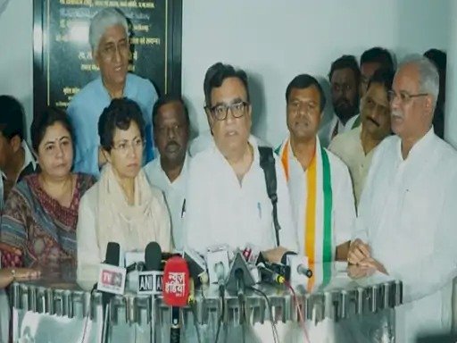 CG ब्रेकिंग : कांग्रेस विधायक दल की पहली बैठक आज, अजय माकन, सैलजा बैठक में होंगी शामिल, इस दिन हो सकता है नेता प्रतिपक्ष का ऐलान....