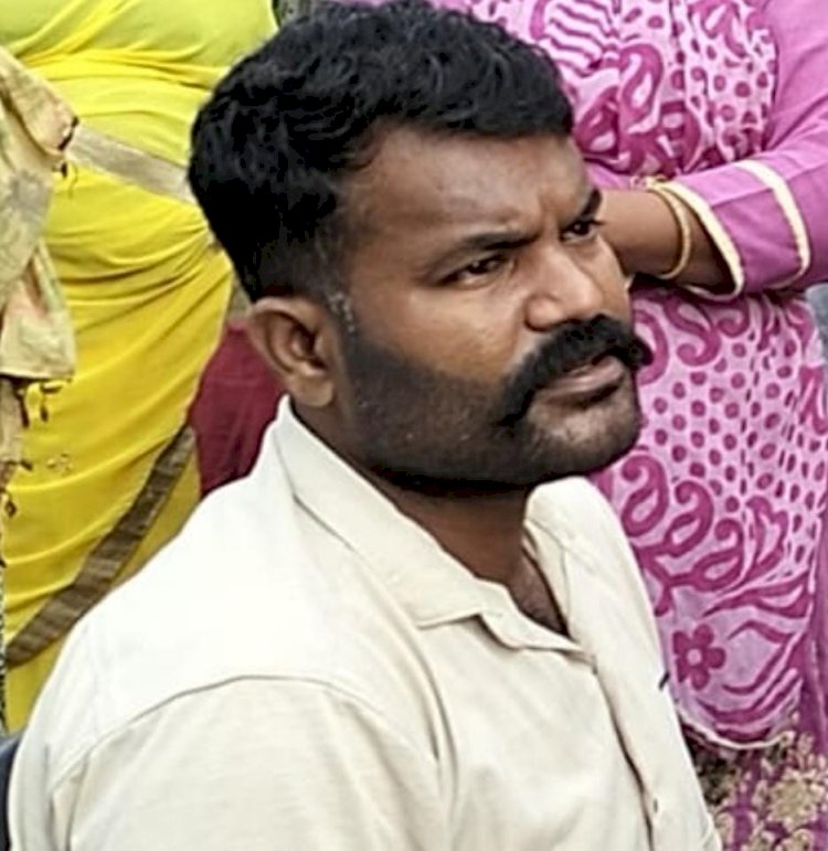 केसकाल ब्लॉक के ग्राम पंचायत बटराली मे ईसाई मानने वाले सदस्यों को त्यौहार यहाँ ना मनाने की धमकिया देना करें बंद,हर किसी वर्ग धर्म के लोगो को शांतिपूर्वक त्योहार मनाने का अधिकार है यही धमकिया लिखित मे देने का दिखाए जिगरा न्यालाया समक्ष दूद का दूद पानी का पानी करेंगे देश गांव भारतीय संविधान से चलता है मुह बोलें धमकियों से नहीं - नरेन्द्र भवानी