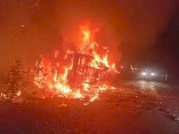 Tragic Accident : भीषण सड़क हादसा, बस में लगी भयानक आग ,13 लोग जिंदा जले....जनिए कैसे हुआ यह दर्दनाक हादसा...