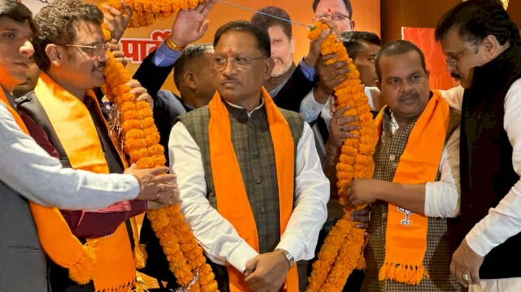 CG Politics : भाजपा प्रदेश पदाधिकारियों की बैठक शुरू, मुख्यमंत्री विष्णुदेव साय और डिप्टी सीएम भी हुए शामिल, इन अहम मुद्दों पर हो रही चर्चा....