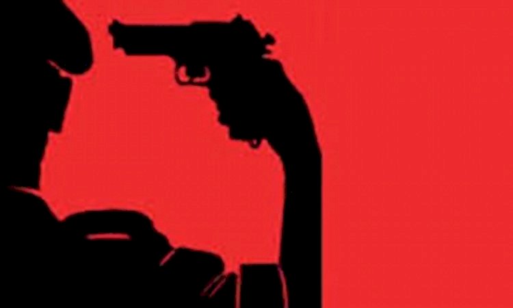 CG जवान ने खुद को मारी गोली ब्रेकिंग : CAF जवान ने खुद को मारी गोली, गंभीर हालत में अस्पताल में भर्ती ,कैंप में मचा हड़कंप,मामले की जांच में जुटी पुलिस....