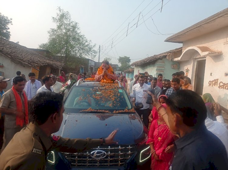 ग्राम नरसिंहपुर में आयोजित गुरु घासीदास जयंती समारोह में शामिल हुए सांसद संतोष पांडेय