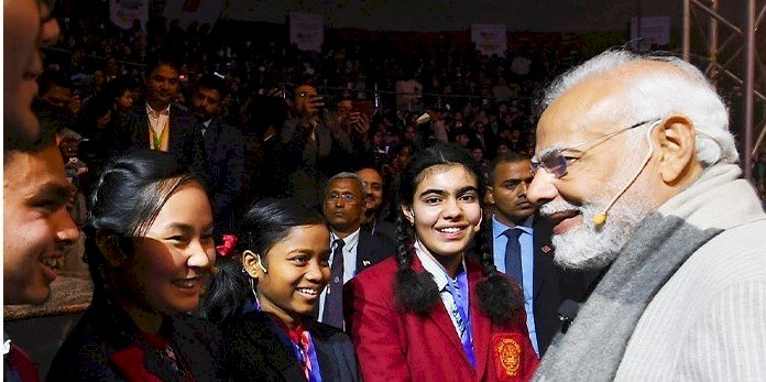 Pariksha Pe Charcha Live: PM मोदी करोड़ों स्टूडेंट्स को दे रहे एग्जाम टिप्स और स्ट्रेस दूर करने का मंत्र, देखें परीक्षा पे चर्चा का सीधा प्रसारण.....