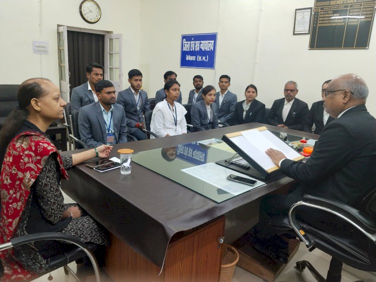 CGबेमेतरा:जिला न्यायाधीश द्वारा पैरालीगल वालिंटियर्स एवं एलएडीसीएस कौंसिल को दिया गया प्रशिक्षण