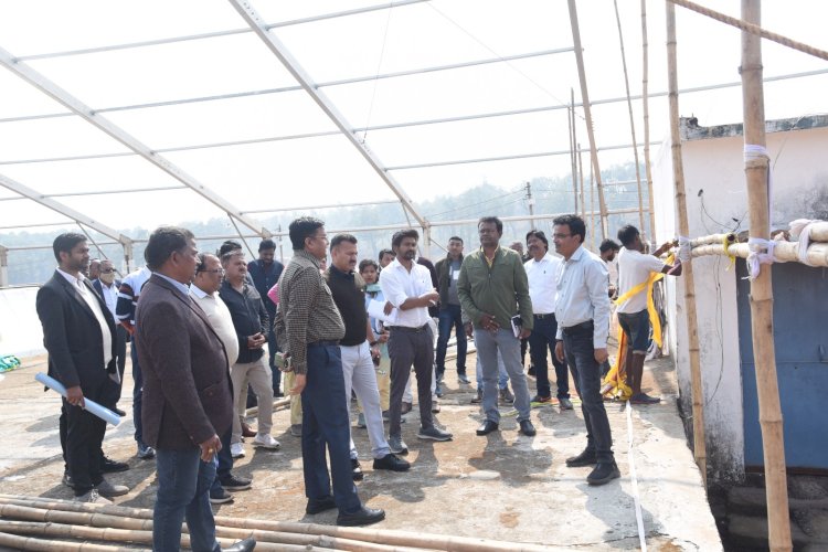 मैनपाट महोत्सव स्थल पर तैयारियों का जायजा लेने 

पहुंचे कलेक्टर एसपी