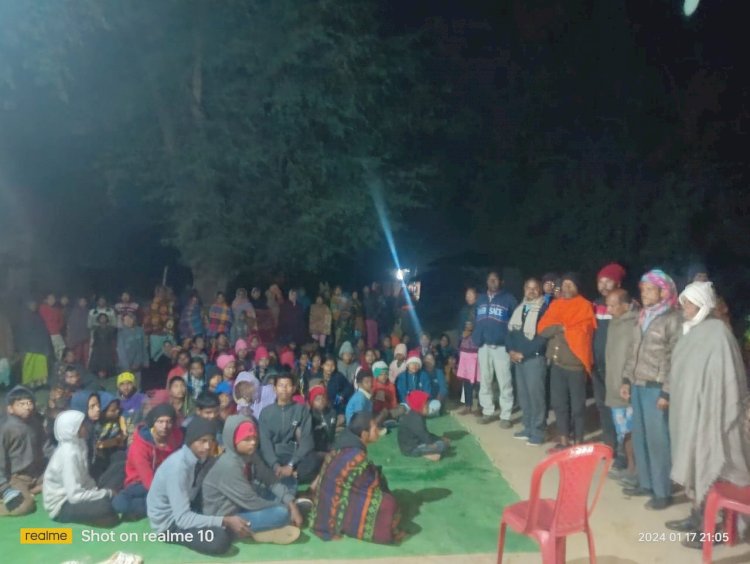 कन्दरई की राष्ट्रीय सेवा योजना इकाई द्वारा ’हमर सुघ्घर लईका अउ सियान’ अभियान के अन्तर्गत चौपाल का किया गया आयोजन।