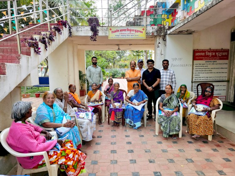 CG - छत्तीसगढ़ शासन के कैबिनेट मंत्री ट्राईबल एवं कृषि विभाग राम विचार नेताम का जन्मदिन स्थानीय वृद्धाश्रम आस्था निकुंज में माताओं को साड़ियां एवं मिष्ठान्न वितरण कर मनाया गया...