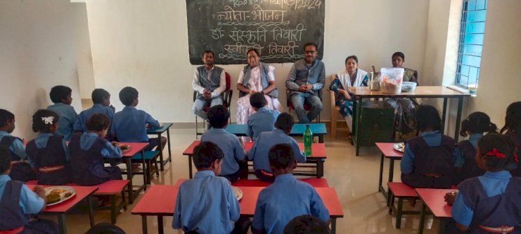 बिनकरा ढोड़ी पारा के शासकीय प्राथमिक शाला में न्योता भोजन का कराया गया आयोजन।