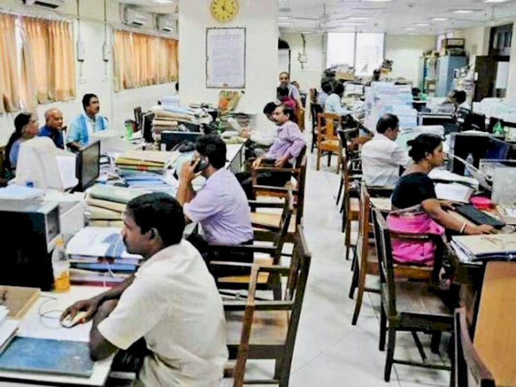 Employee Regularization : कर्मचारियों के नियमितीकरण की मांग पर लगी मुहर,इस तारीख तक मांगी गई संविदा पर कार्यरत कर्मचारियों की जानकारी…