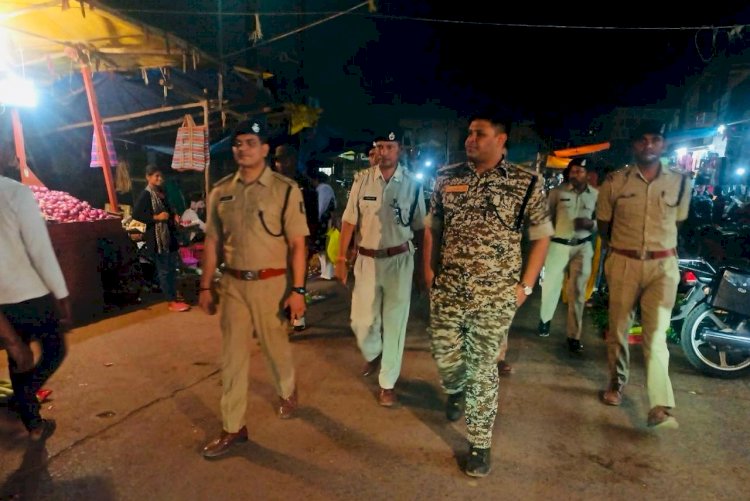 CG - पुलिस अधीक्षक शलभ सिन्हा ( IPS) द्वारा संजय मार्केट तथा आसपास का किया गया औचक निरक्षण...